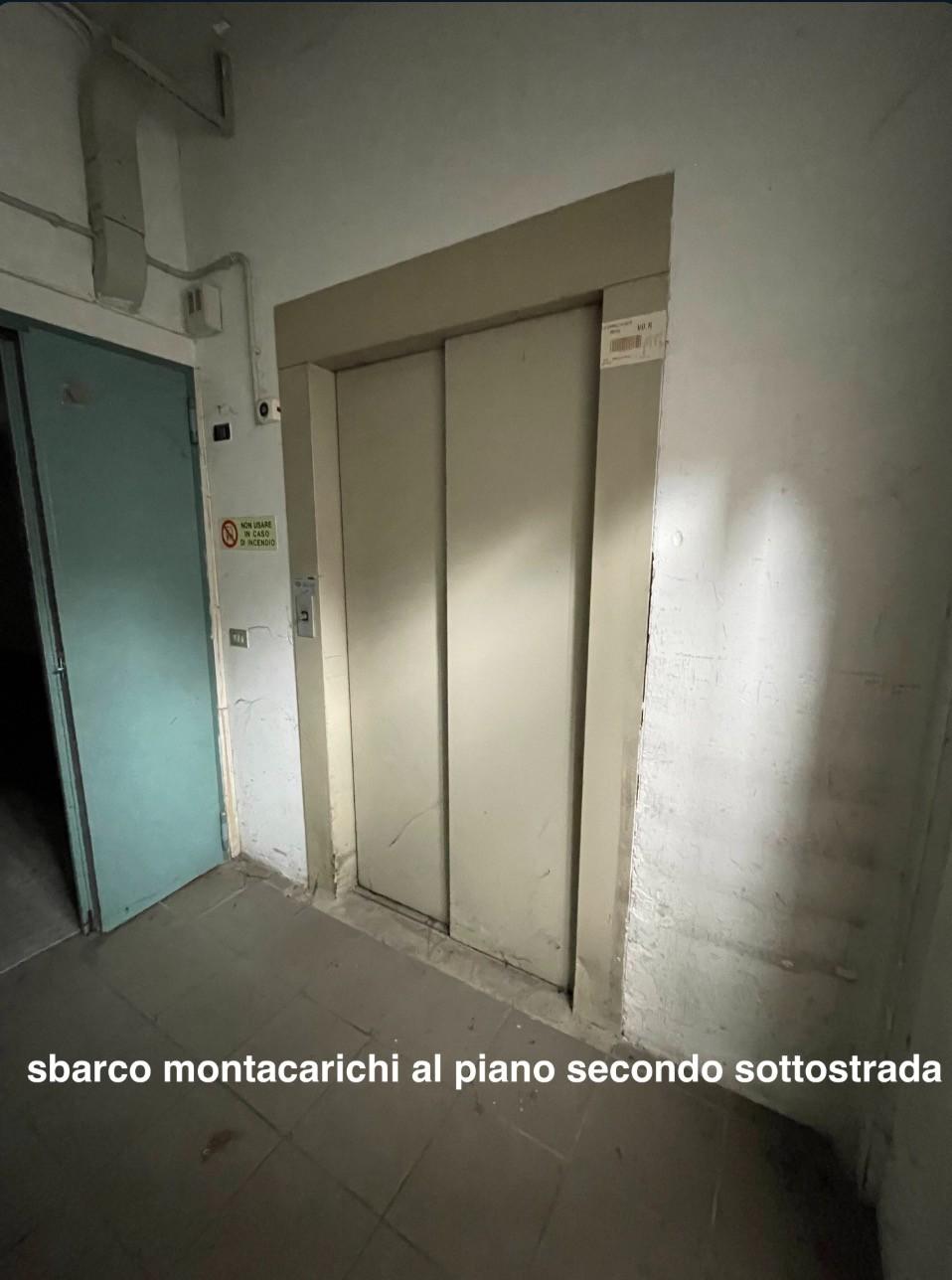 Negozio in vendita a Renate