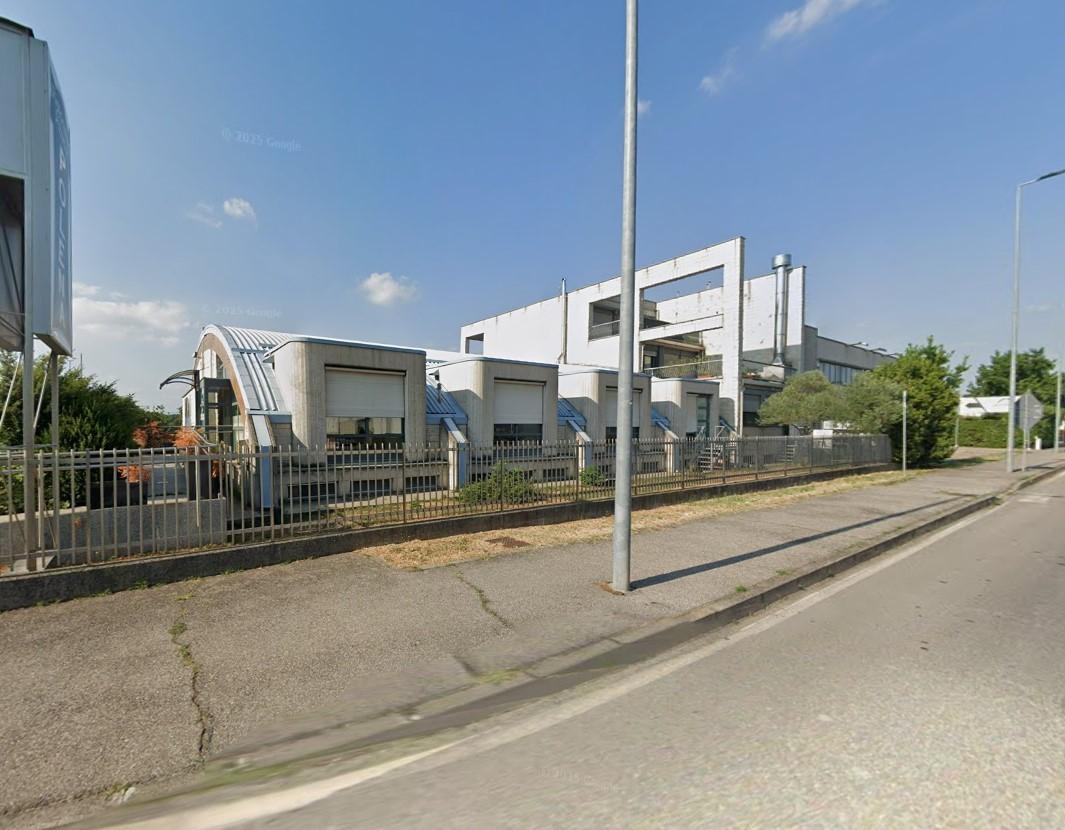 Capannone in vendita a Cavenago di Brianza