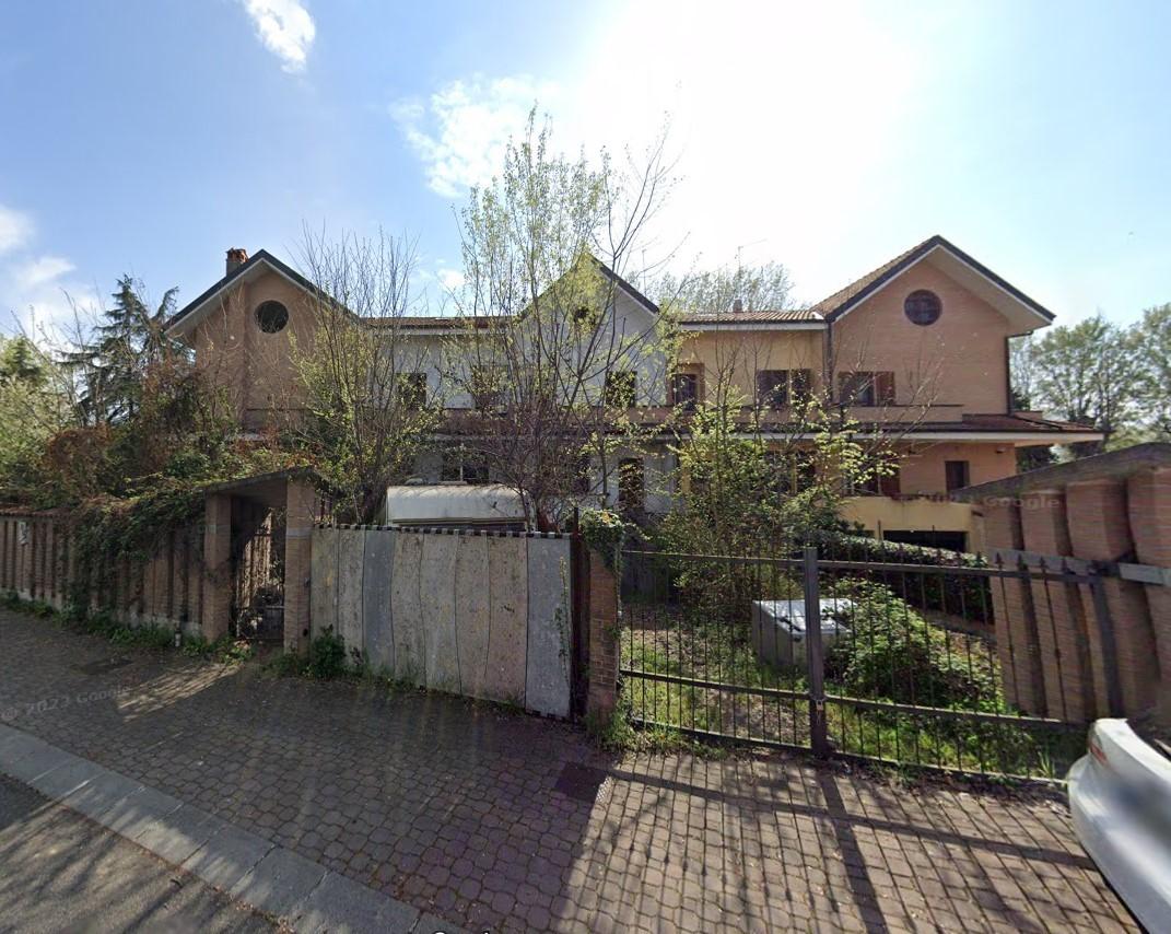 Villa da ristrutturare a Assago