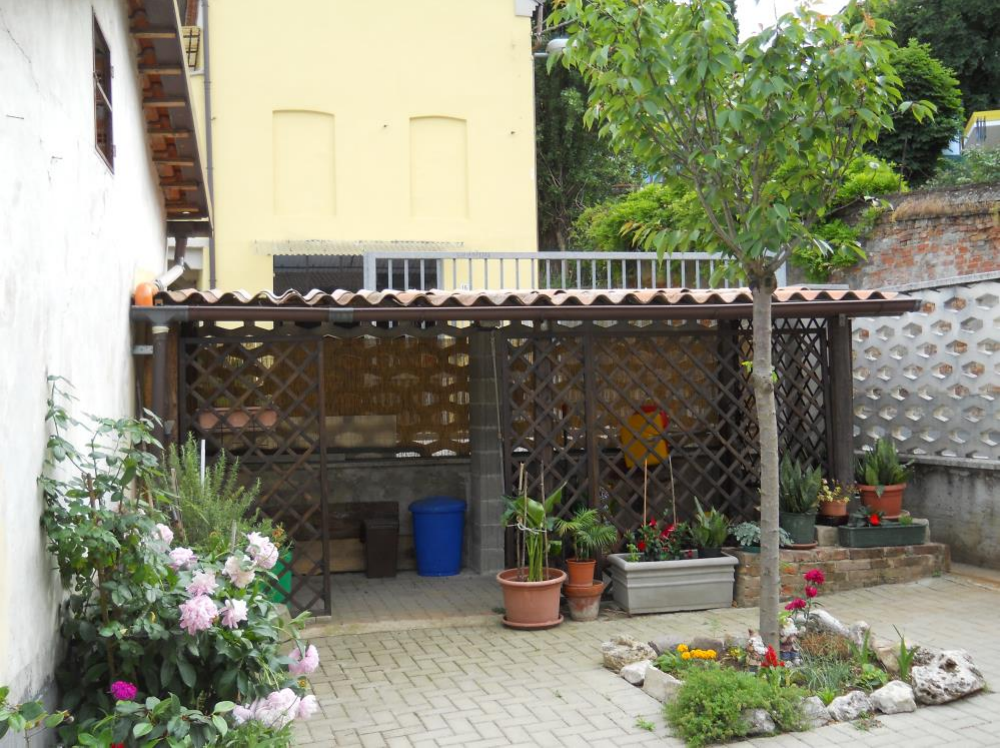 Villa con terrazzo a Castelletto Monferrato