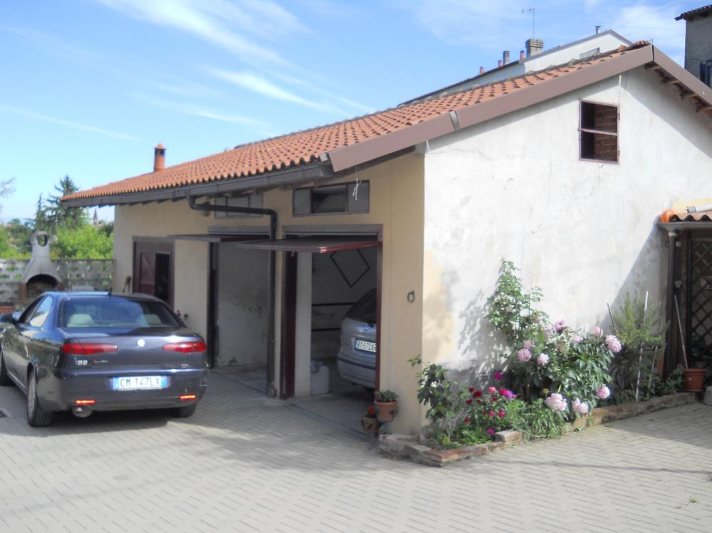 Villa con terrazzo a Castelletto Monferrato