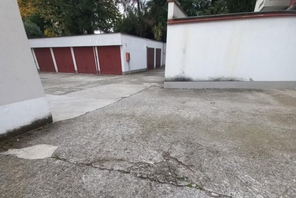 Box/Garage 15mq in vendita a Cassina de' Pecchi