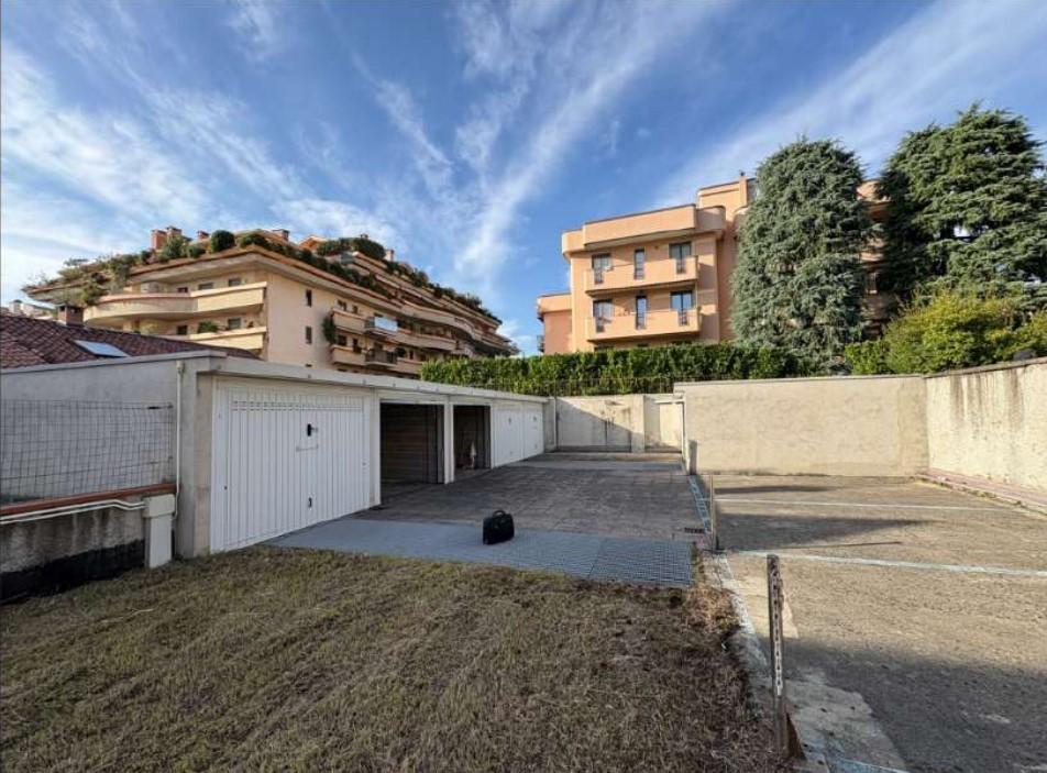Box/Garage 14mq in vendita a Muggi�