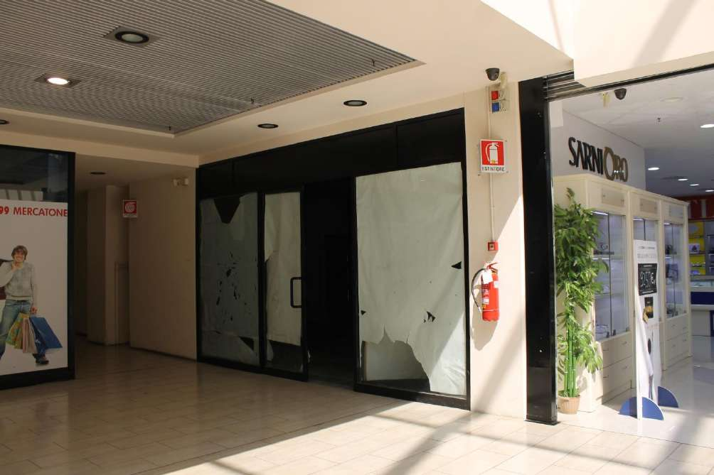 Negozio in vendita a Cesano Maderno