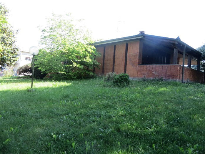 Villa in vendita a Ozzero