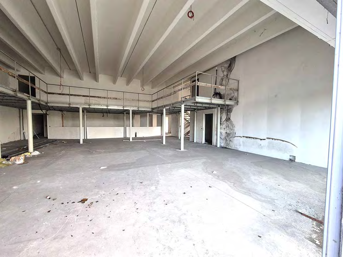 Negozio da ristrutturare a Milano