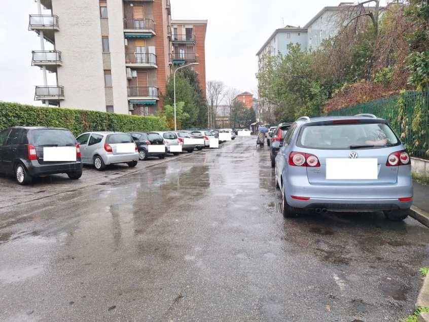 Box/Garage 1200mq in vendita a Milano