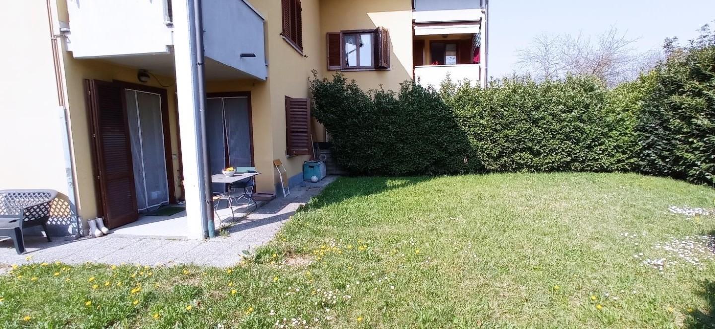 Trilocale con giardino a Carnate