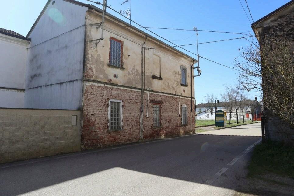Casa indipendente da ristrutturare a Rosasco