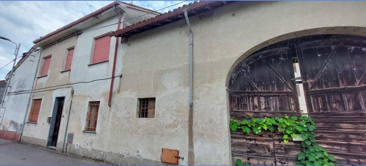 Quadrilocale in vendita a Suardi