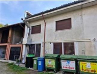 Casa vacanza 5 Locali o pi� in vendita a Castano Primo
