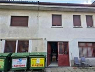 Casa vacanza 5 Locali o pi� in vendita a Castano Primo