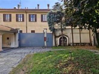 Casa vacanza 5 Locali o pi� in vendita a Castano Primo