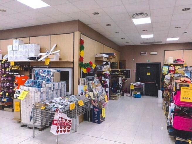 Negozio in vendita a Torricella Verzate