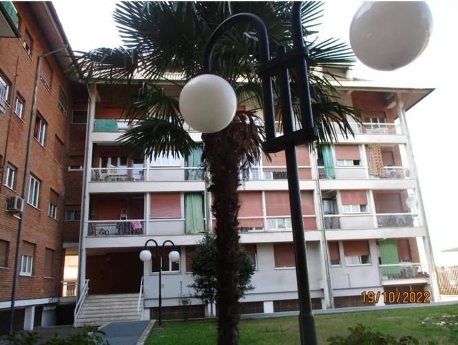 Trilocale da ristrutturare a Limbiate