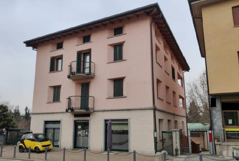 Trilocale con terrazzo a Merone
