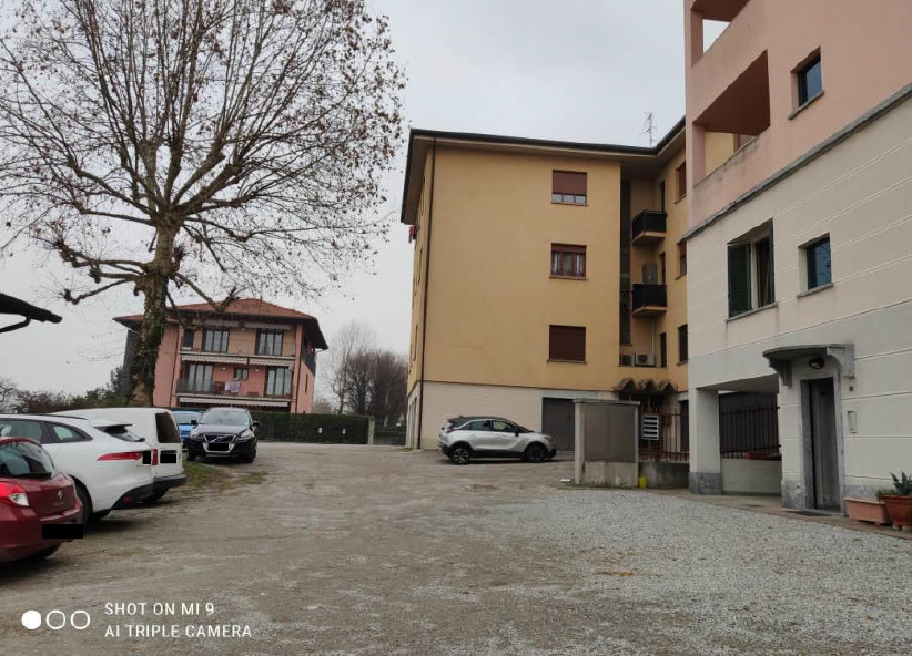 Trilocale con terrazzo a Merone