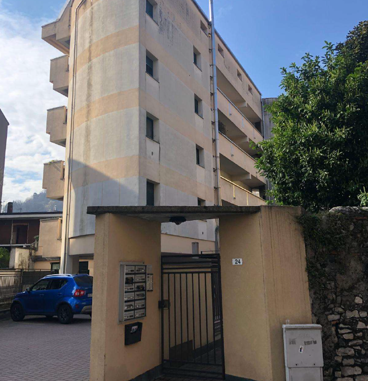 Quadrilocale con terrazzo a Como