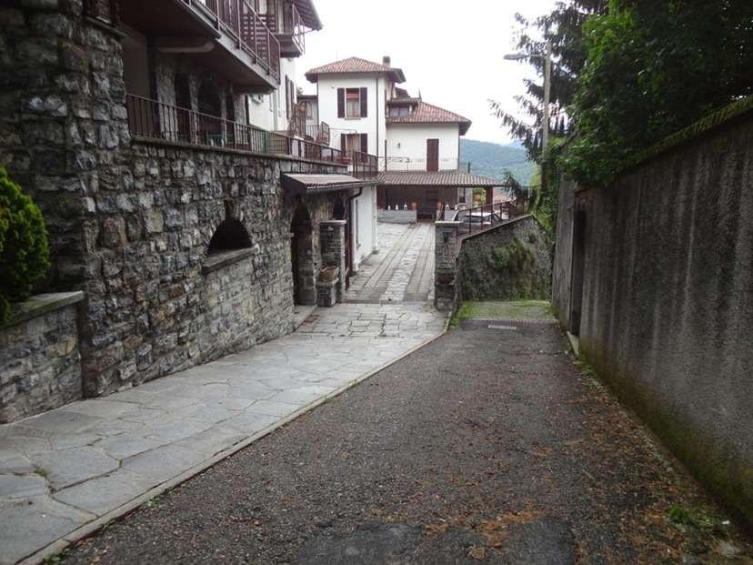 Villa Bifamiliare in vendita a Sormano