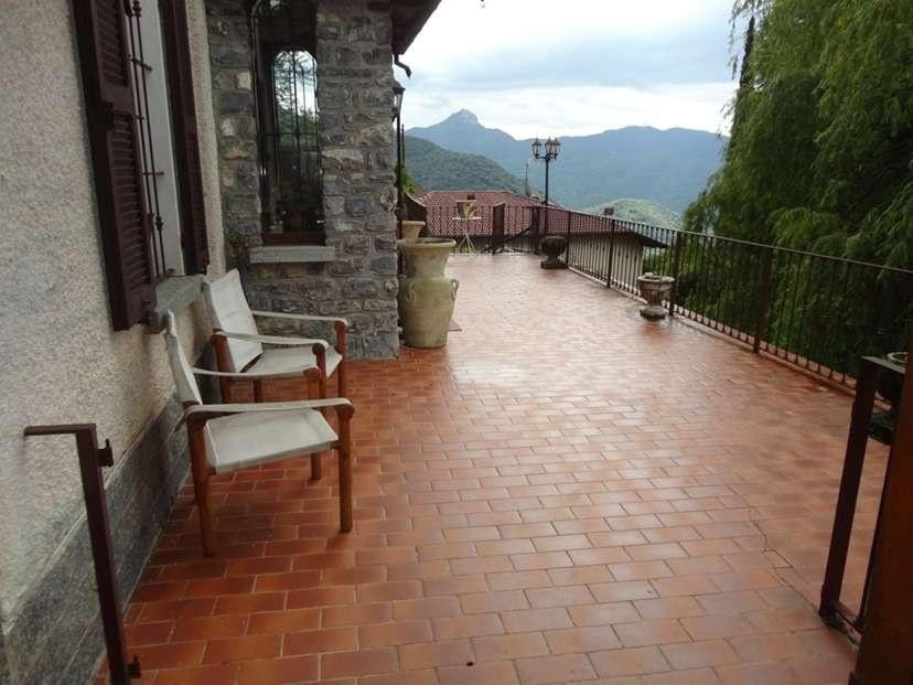 Villa Bifamiliare in vendita a Sormano
