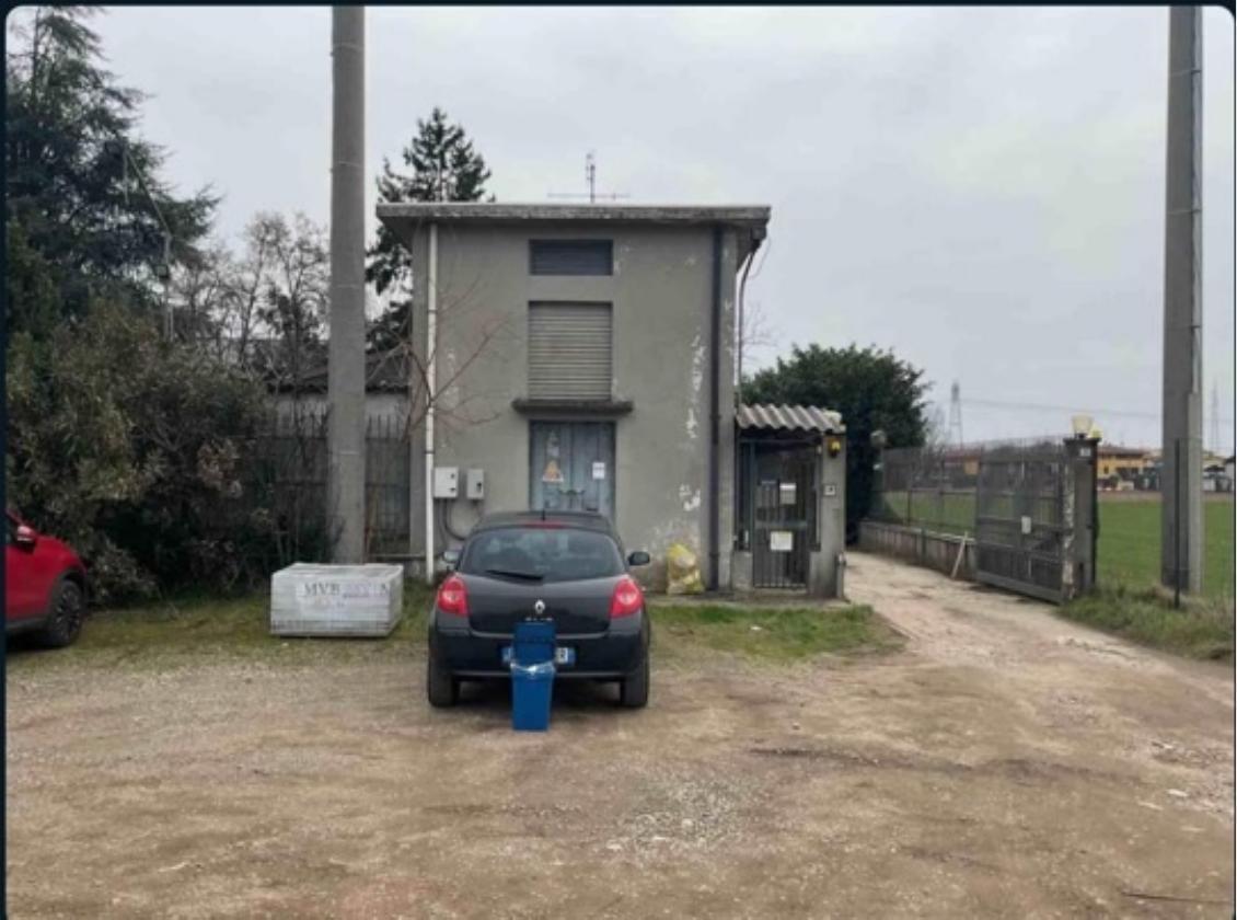 Capannone in vendita a Corbetta