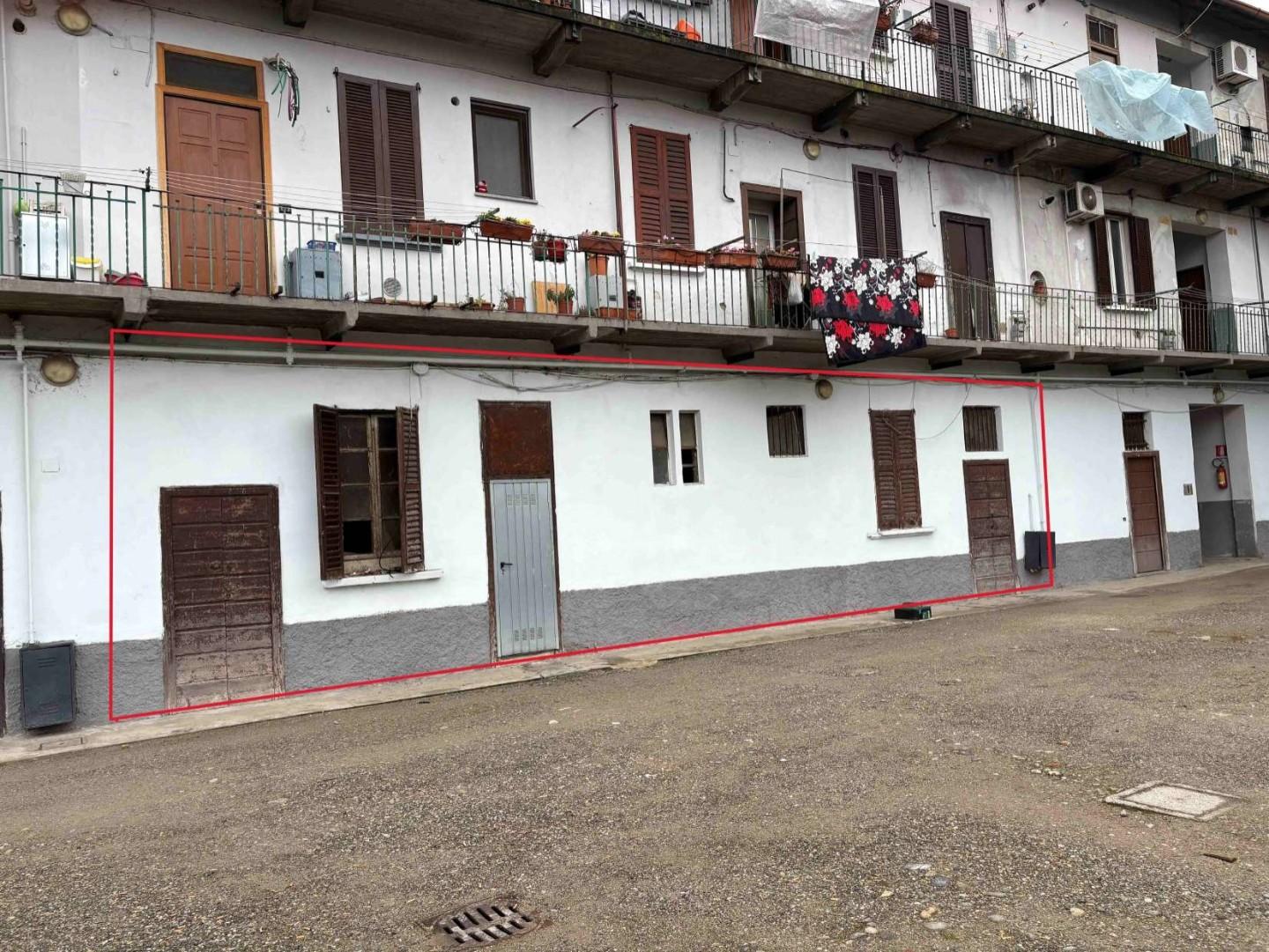 Negozio da ristrutturare a Monza