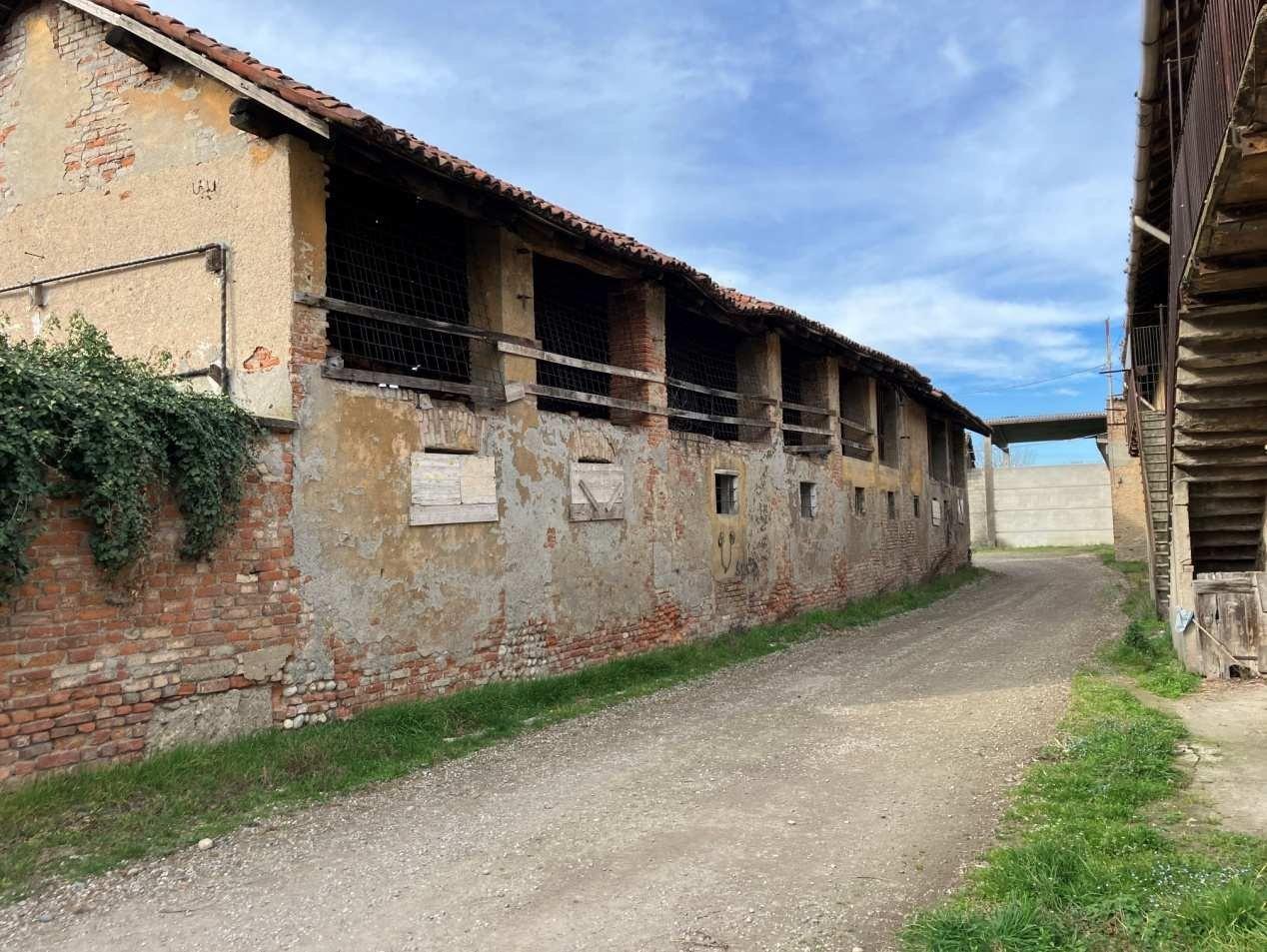 Rustico da ristrutturare a Cologno Monzese