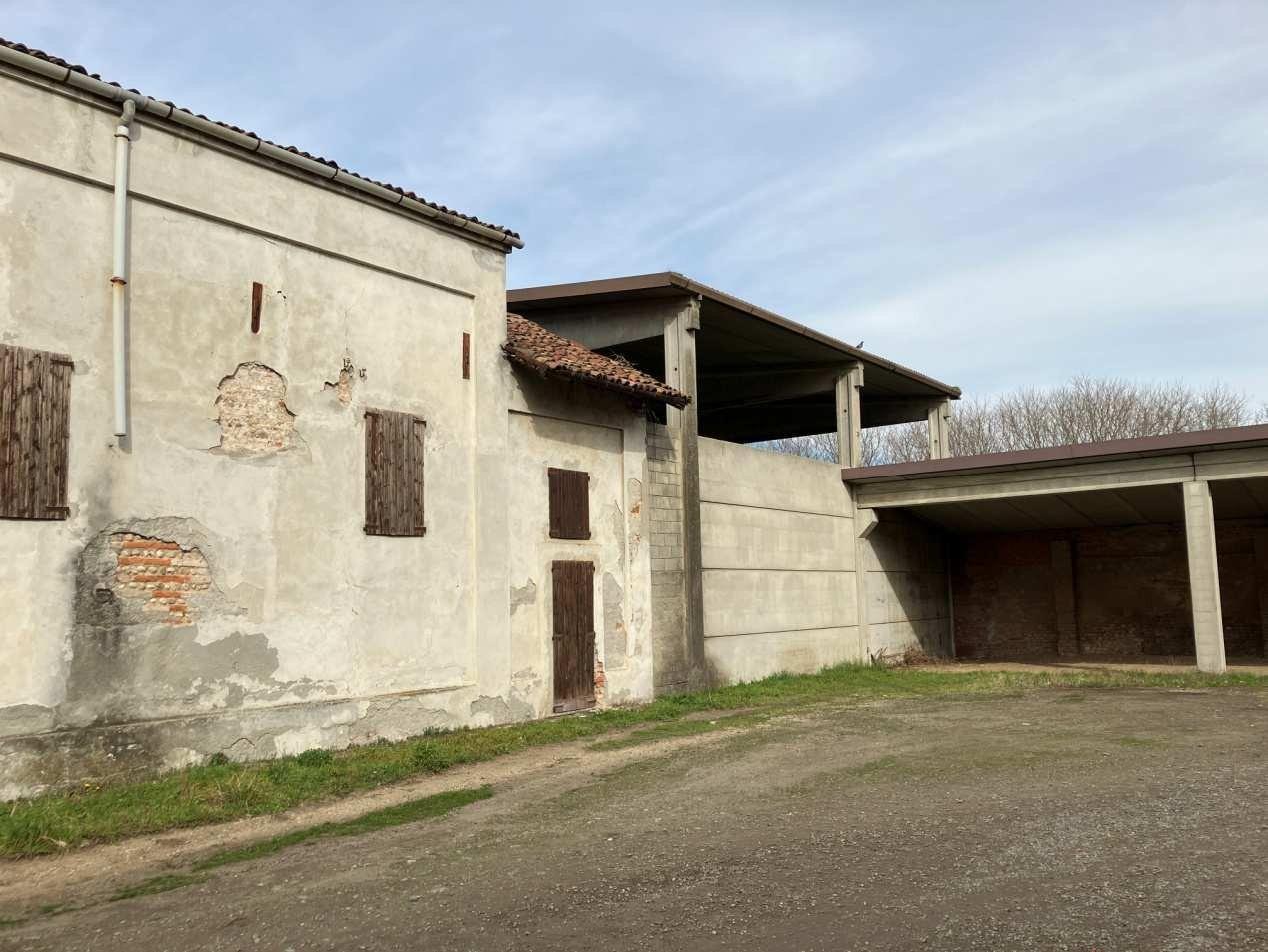 Rustico da ristrutturare a Cologno Monzese