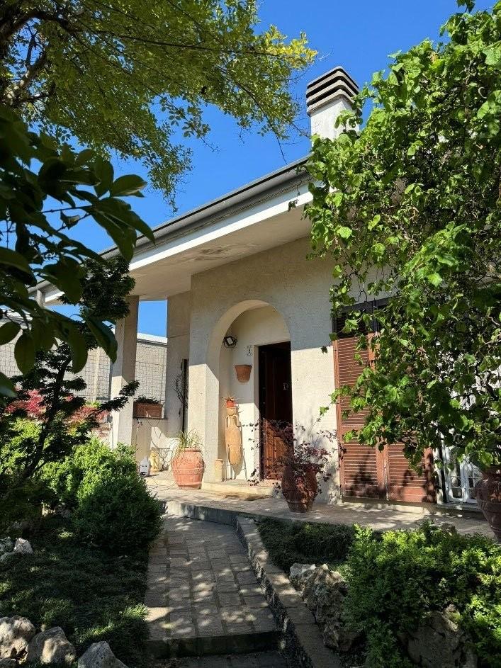 Villa Bifamiliare in vendita a Paderno Dugnano