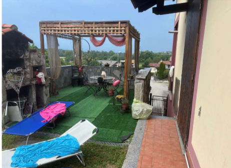 Villa con giardino a Divignano