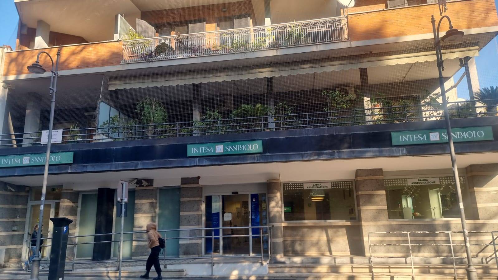 Locale commerciale in affitto a Monterotondo, Monterotondo Paese