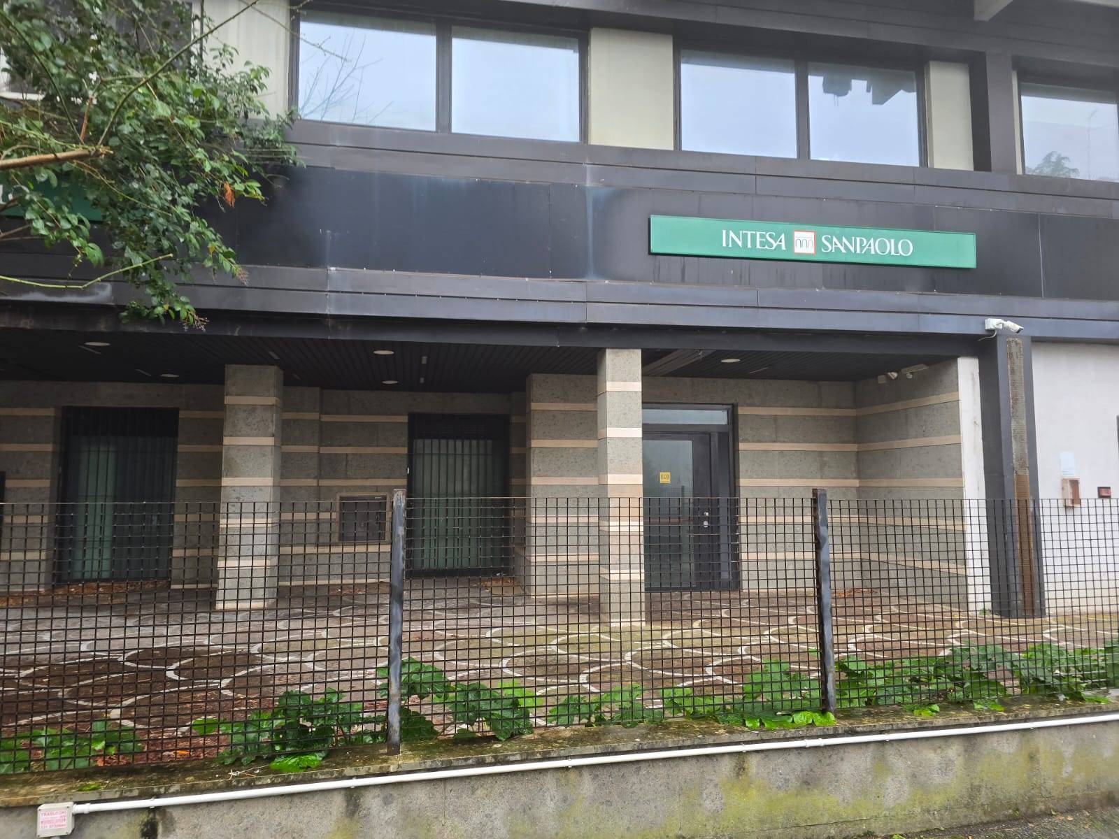 Locale commerciale in affitto a Monterotondo, Monterotondo Paese