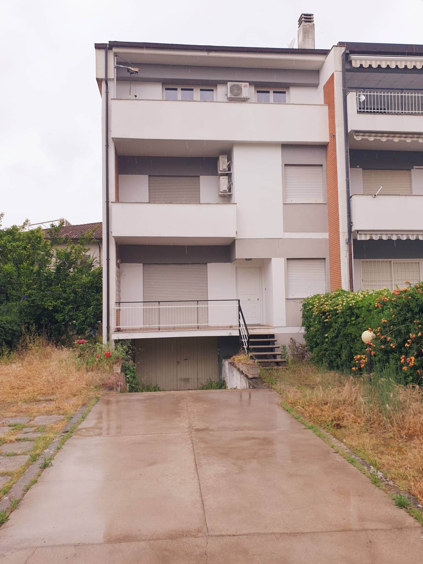 Villa trifamiliare in vendita a Terracina, Badino