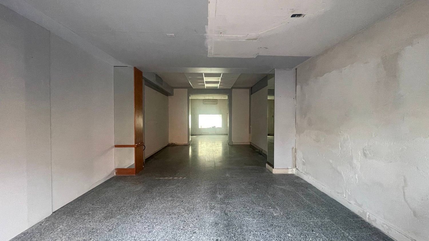 Locale commerciale in vendita a Chiesina Uzzanese