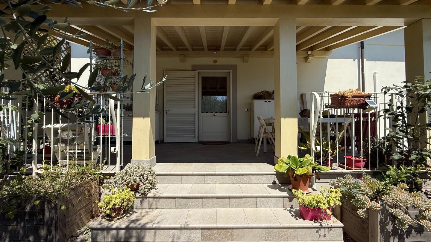 Villa con giardino a Montecarlo