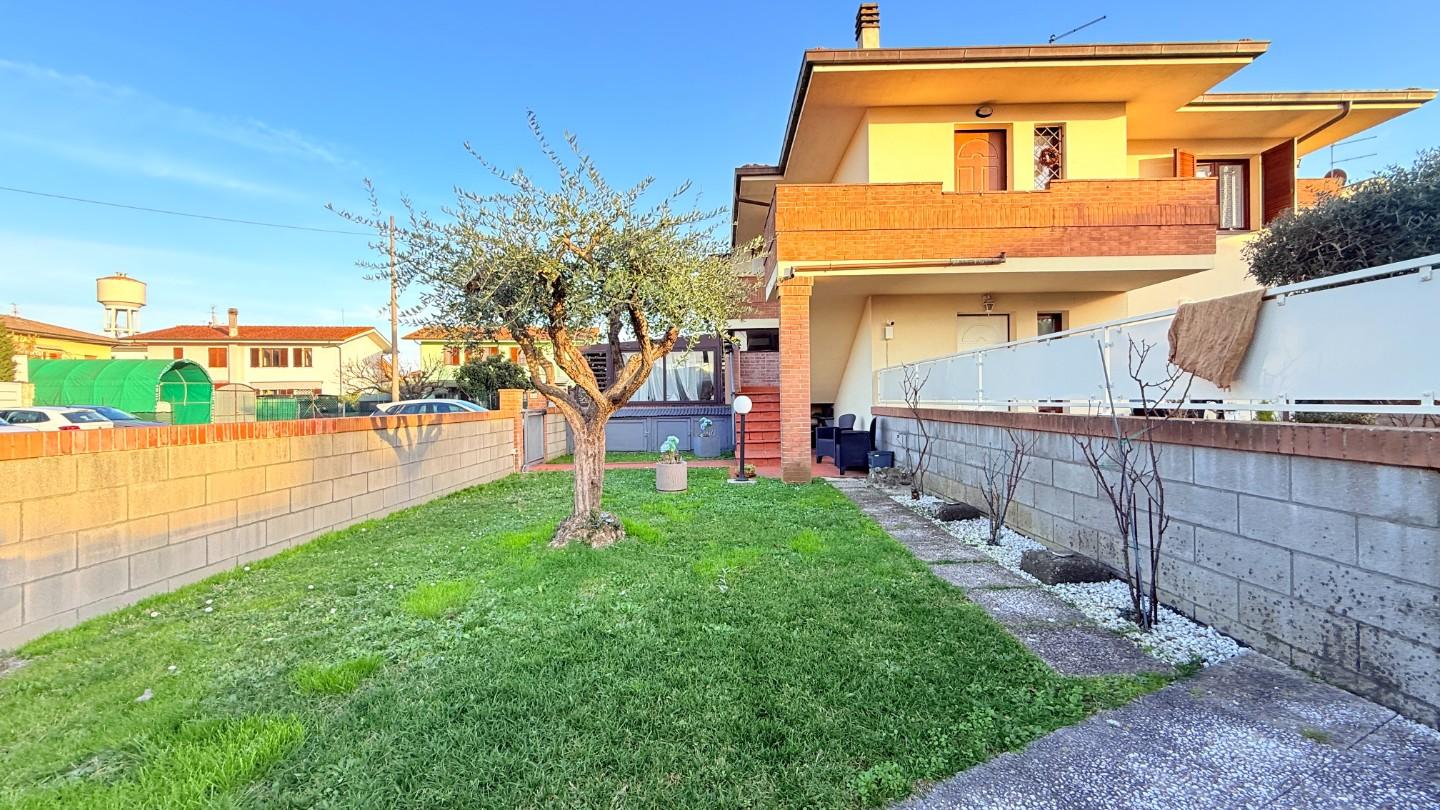 Quadrilocale con giardino a Ponte Buggianese