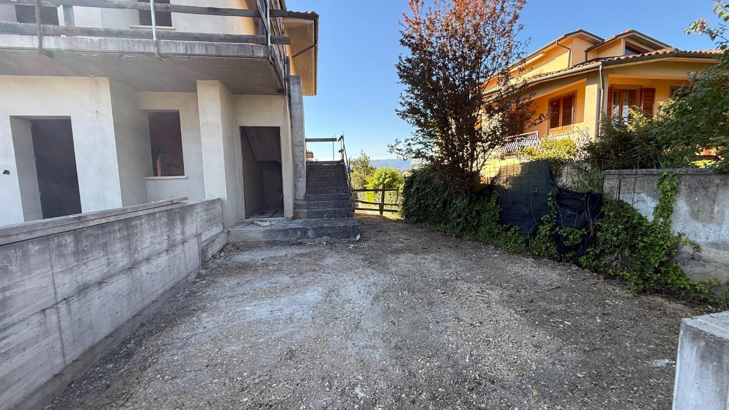 Quadrilocale con giardino, Larciano castelmartini