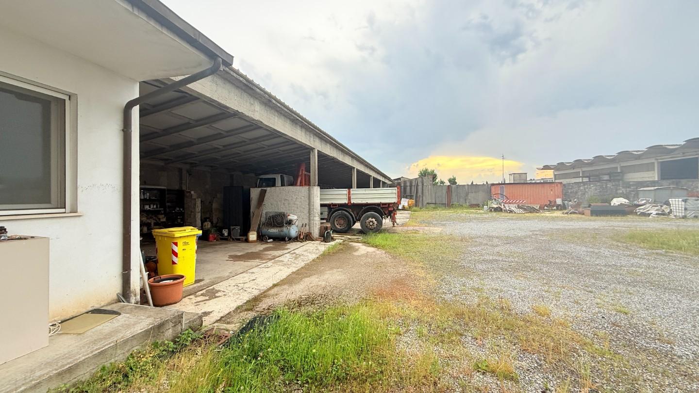 Capannone in affitto a Massa e Cozzile