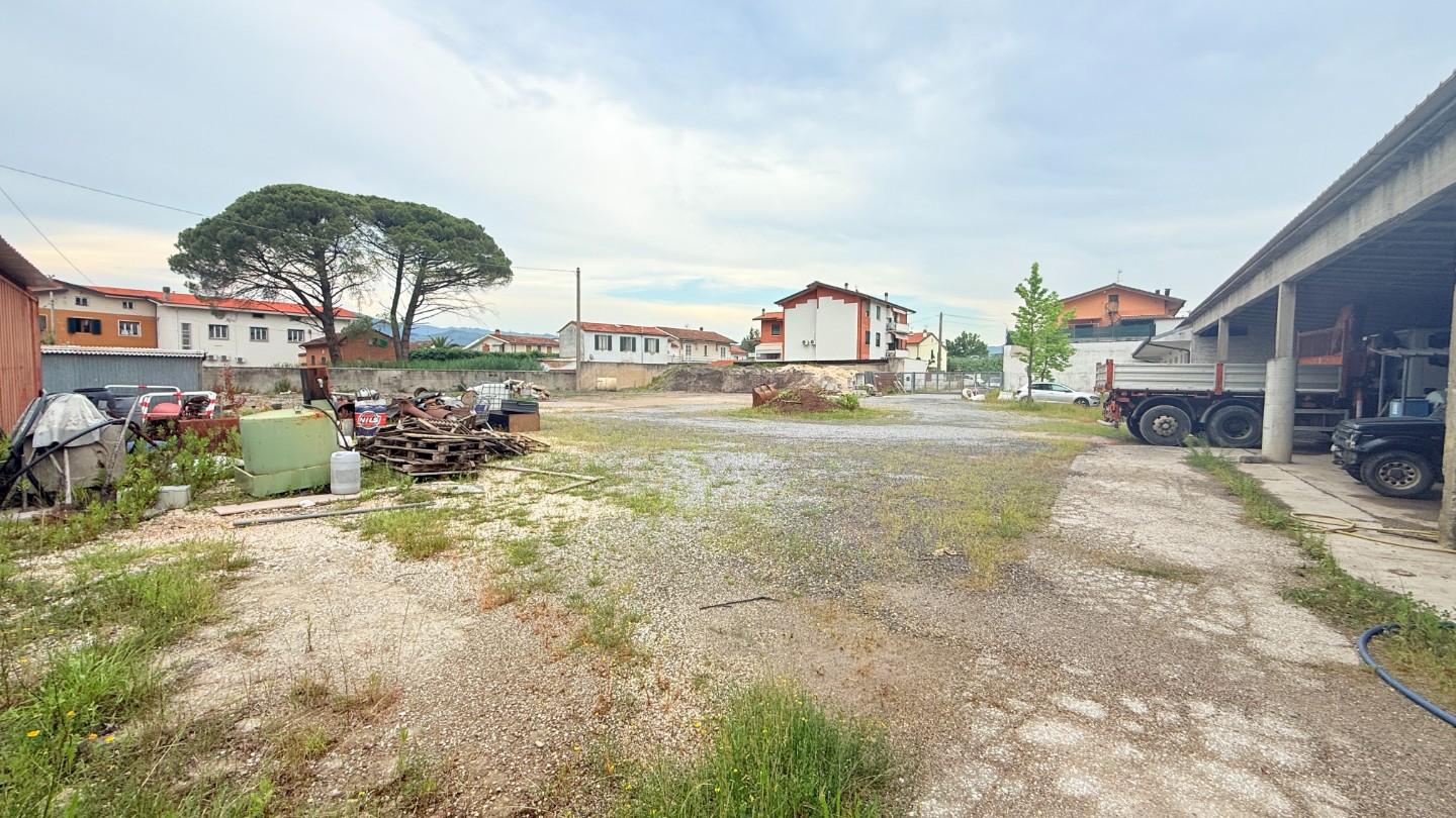 Terreno Industriale in affitto, Massa e Cozzile margine coperta