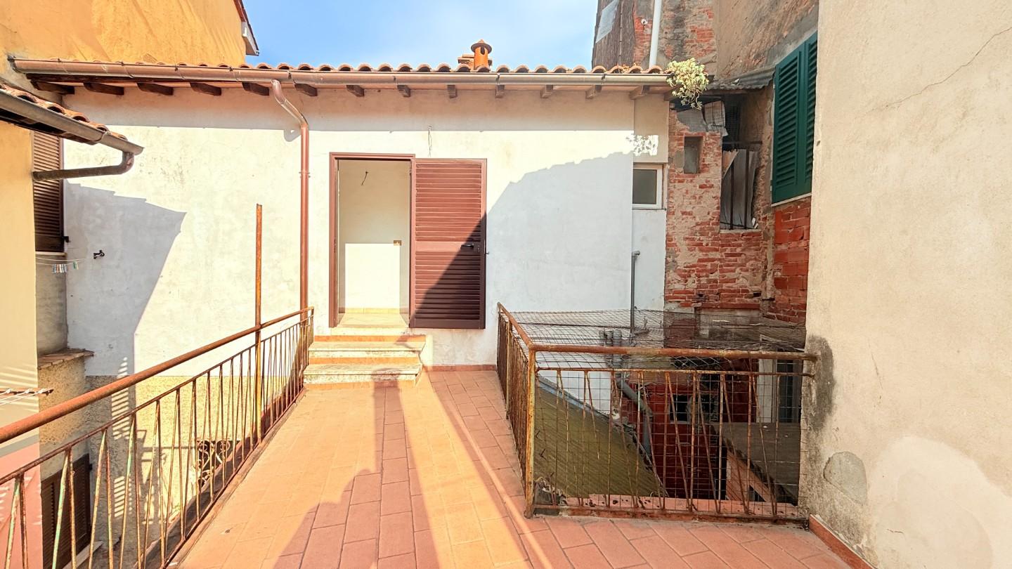 Casa indipendente con terrazzo a Ponte Buggianese