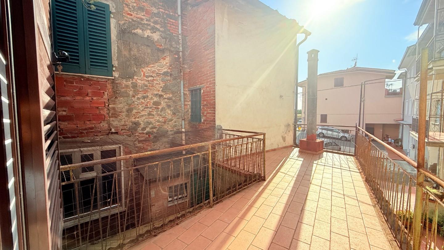 Casa indipendente con terrazzo a Ponte Buggianese