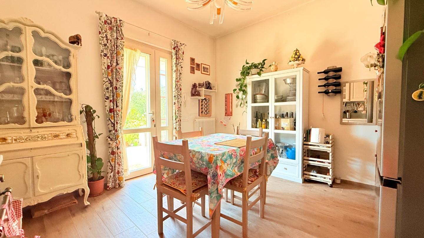 Casa indipendente con giardino a Chiesina Uzzanese