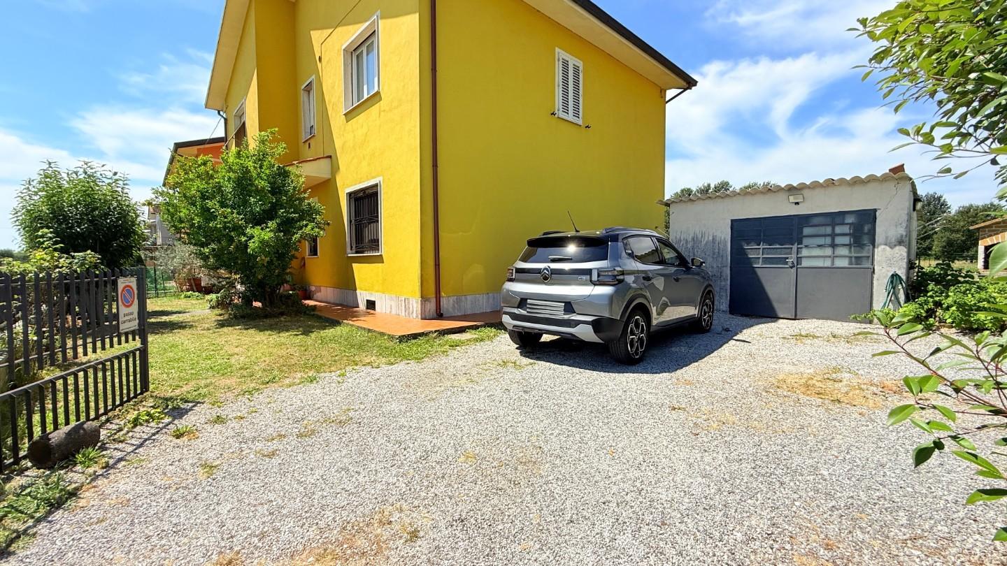 Appartamento con giardino, Massa e Cozzile traversagna