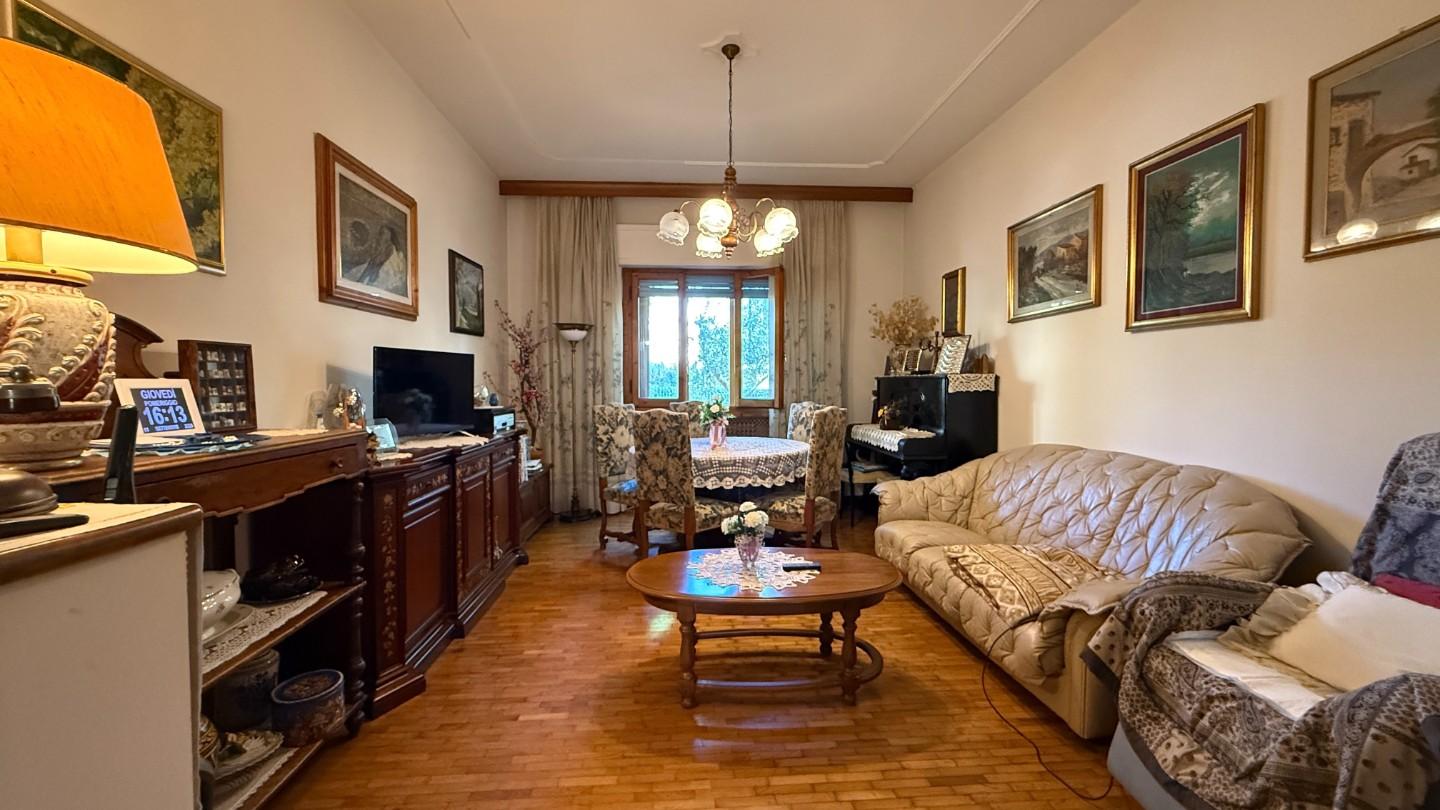 Appartamento con terrazzo a Montecatini-Terme