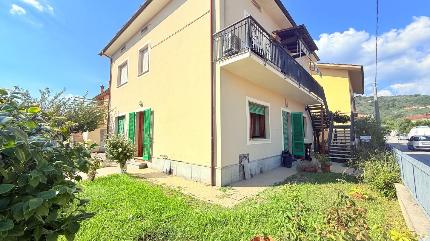 Villa Bifamiliare con giardino, Buggiano borgo a