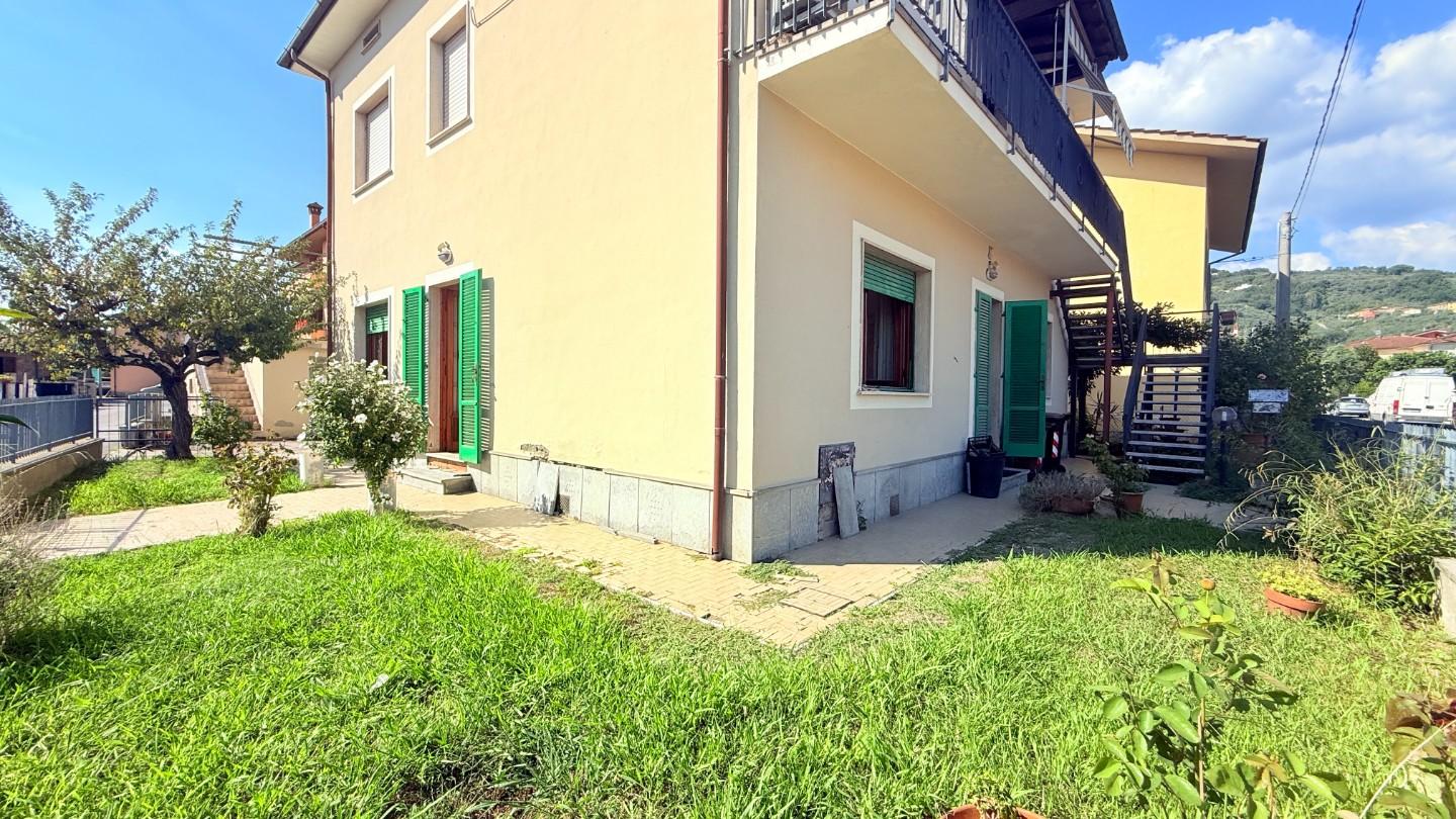 Villa Bifamiliare con giardino, Buggiano borgo a
