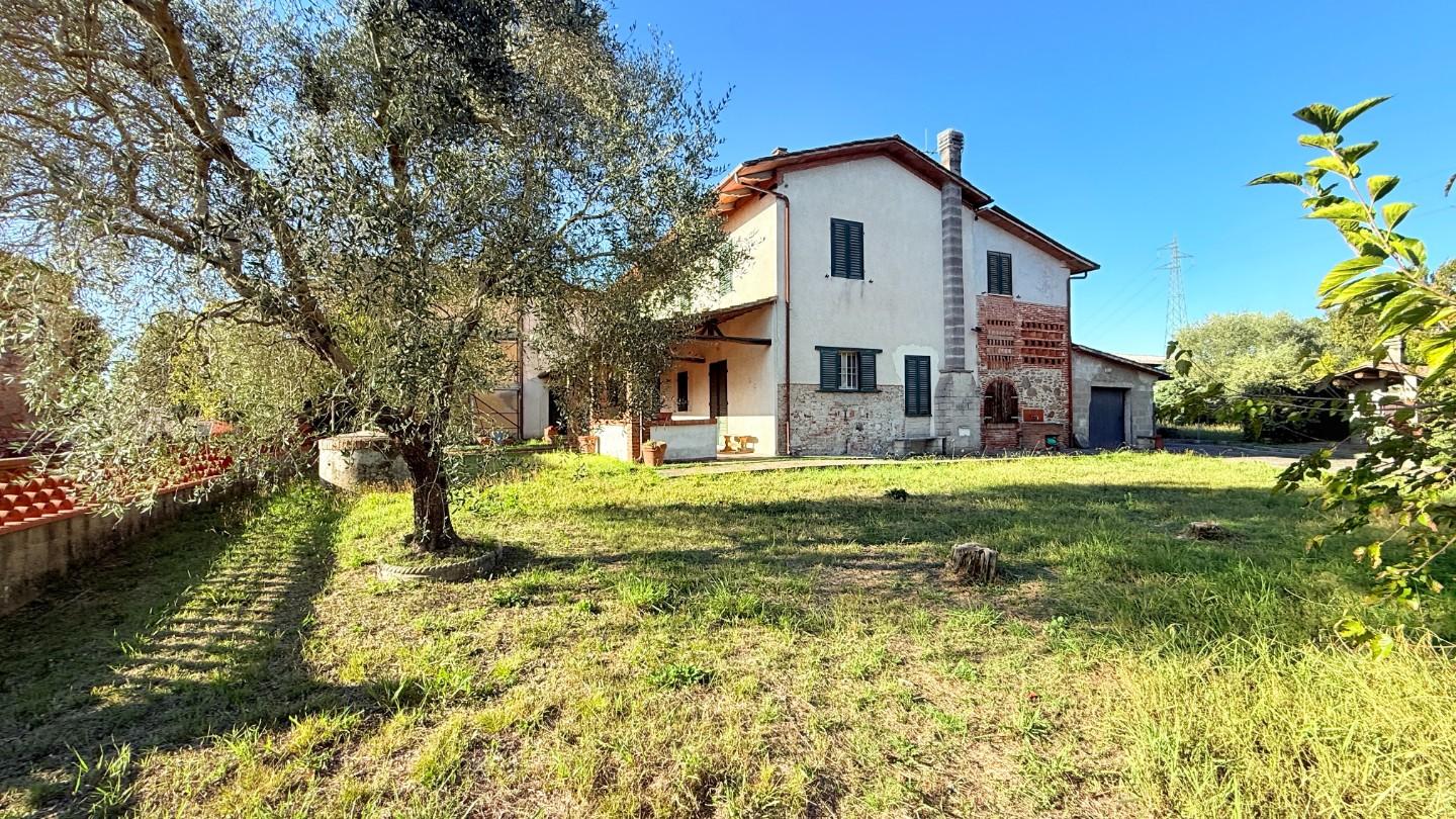 Villa Bifamiliare con giardino, Altopascio le spianate