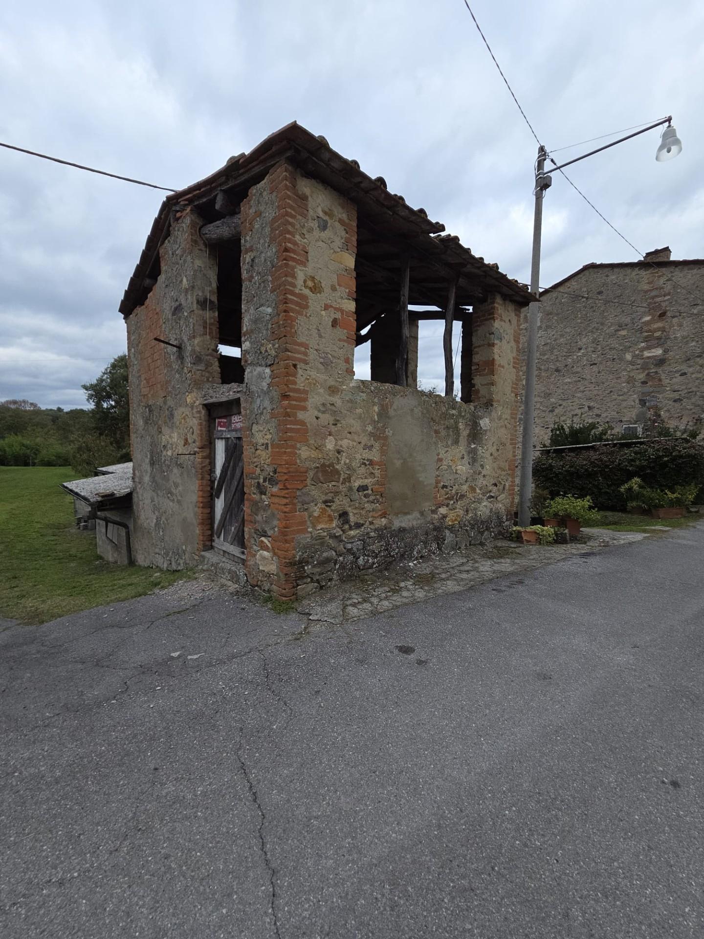 Rustico con giardino, Capannori colle di compito