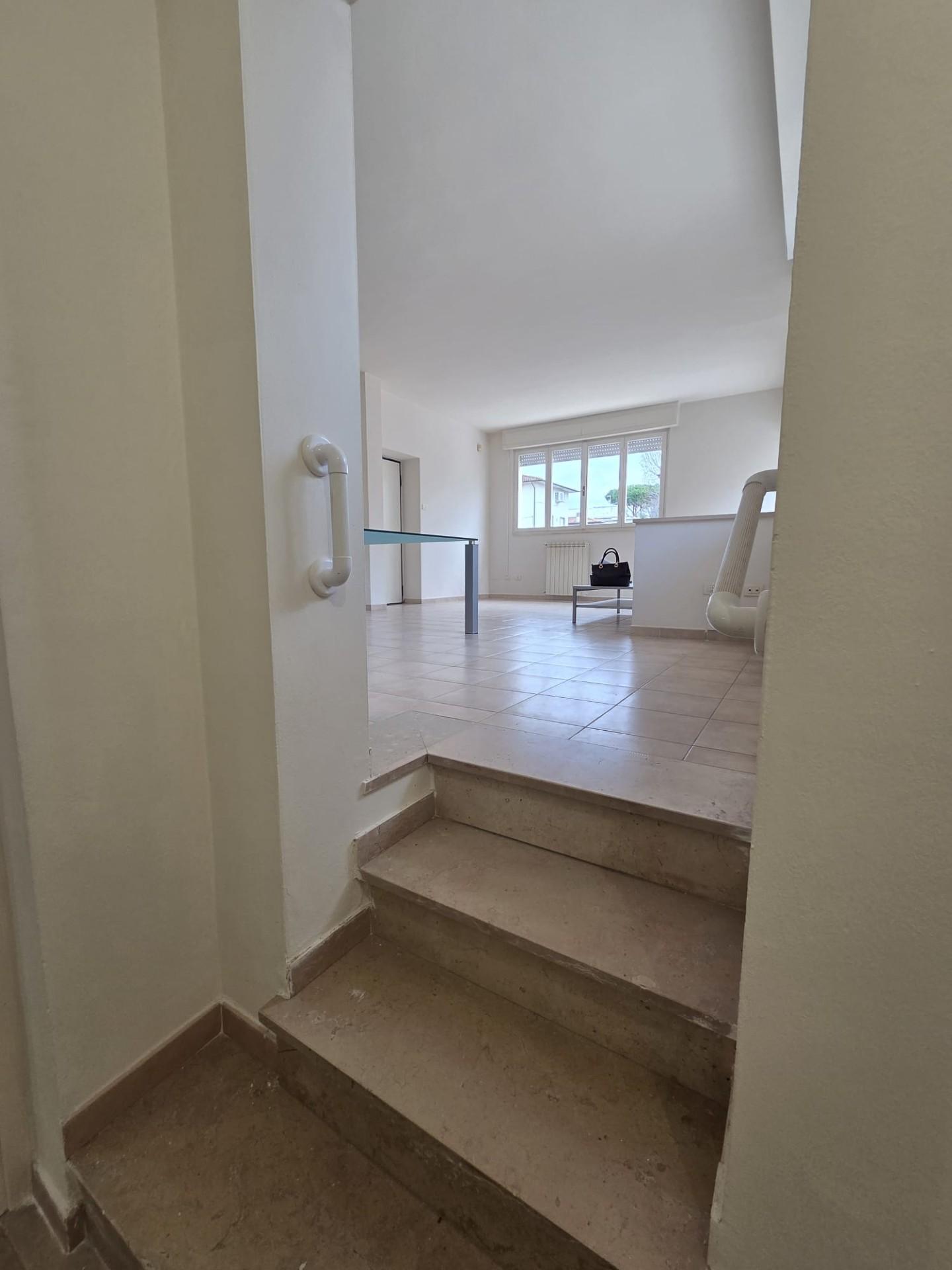 Quadrilocale con giardino, Camaiore lido di