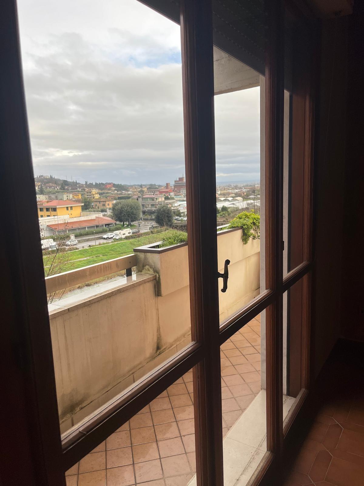 Appartamento con terrazzo a Pescia